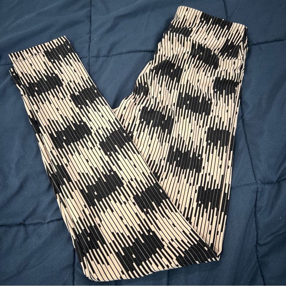 Lularoe leggings one size black and tan